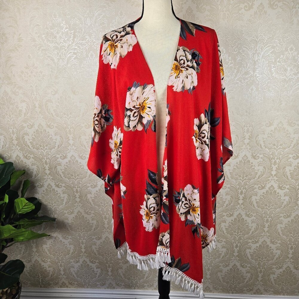 Umgee Size 1XL/2XL Red with White Floral Open Kimono White Fringed Trim